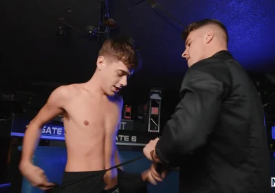 Men - the Bootyguard Gets Head From Cute Twink