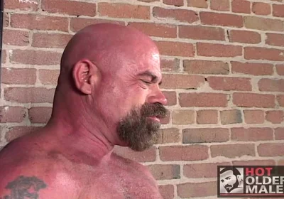 Stepdaddy Hunt 2: Loading Cock