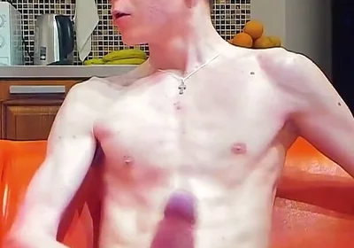 I Watch Porn Again That Makes Me Wet and Cum